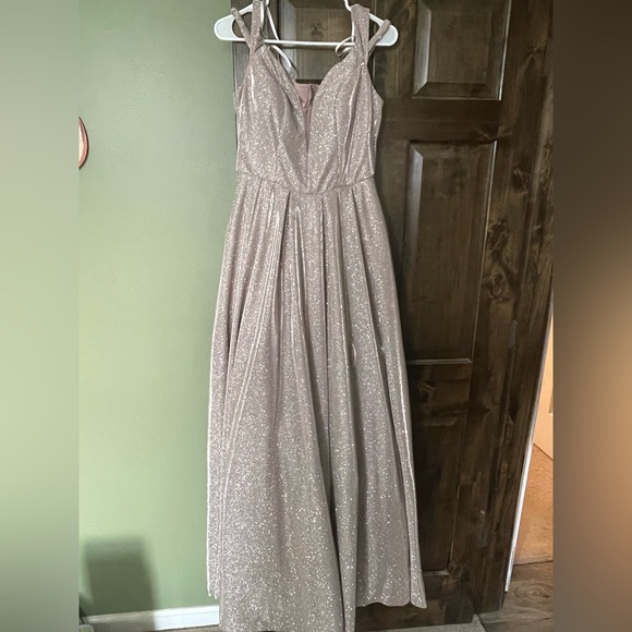 Prom Formal Dress from Macy’s. Gold shimmer with pockets. Size 8 - Picture 1 of 1
